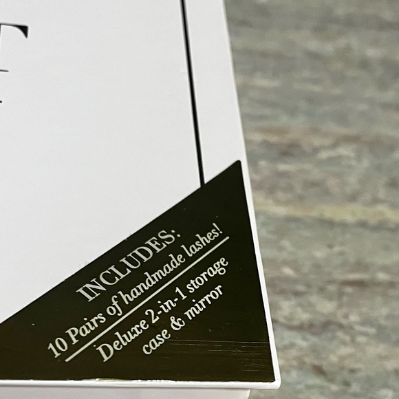 NIB Tru Beauty Limited Edition 10 pair handmade lash set with mirror and storage - Picture 5 of 11